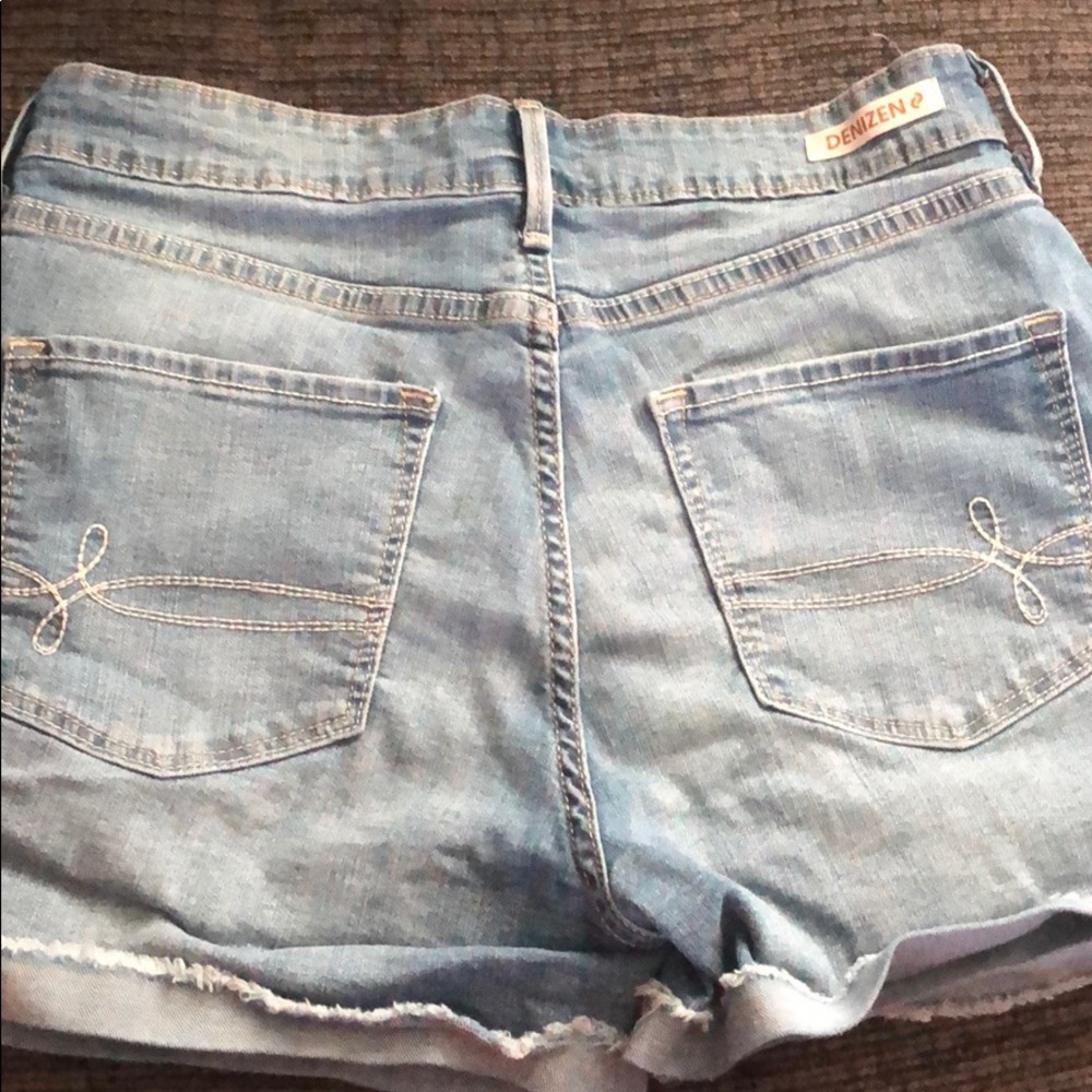 Levi’s High Rise Shorts - Picture 4 of 4